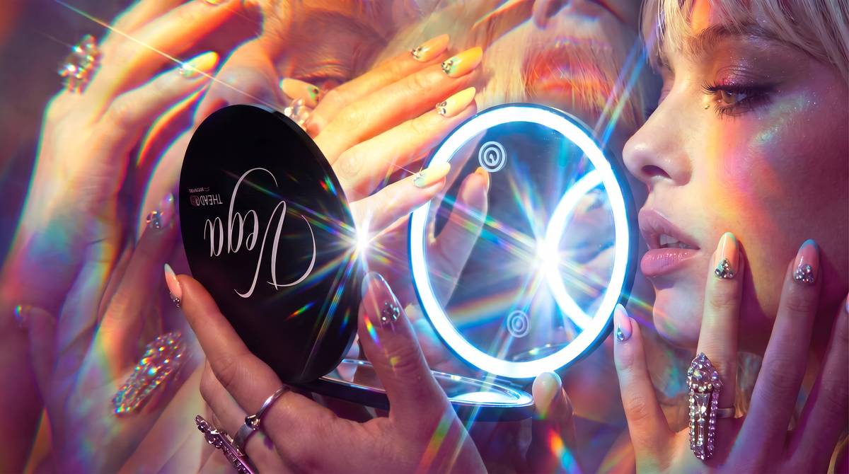 VEGA Illuminated Compact Mirror